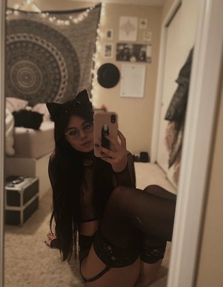 nonsalemwitch 美しいモデル 画像