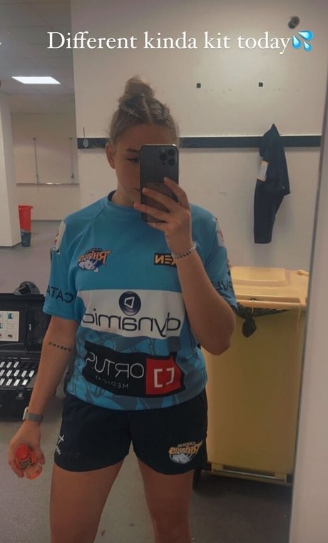 Caitlin Beevers ポルノ女優 アーカイブ