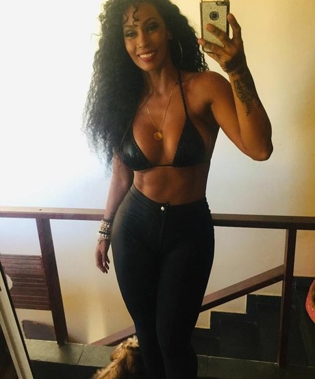 Rosiane Pinheiro エロティックモデル 画像