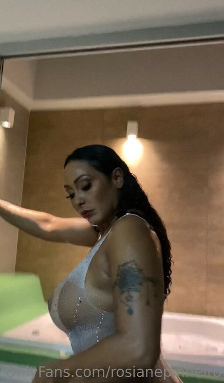 Rosiane Pinheiro 独占スター アーカイブ