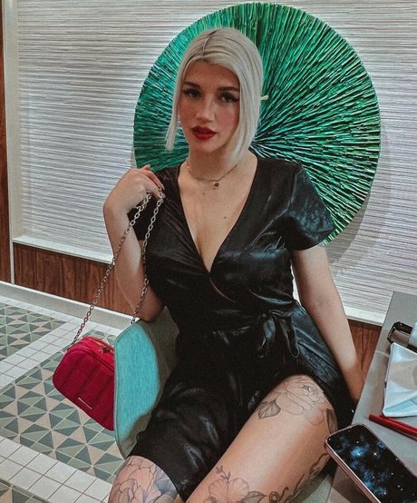 Kunshikitty ポルノスター セクシー 写真