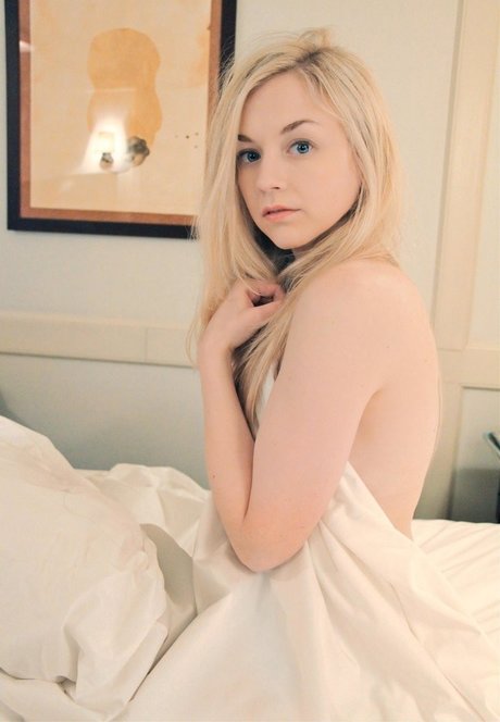 Emily Kinney 最高のスター 画像
