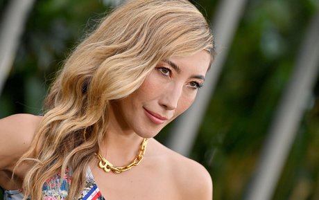 Dichen Lachman ポルノスター セクシー ギャラリー
