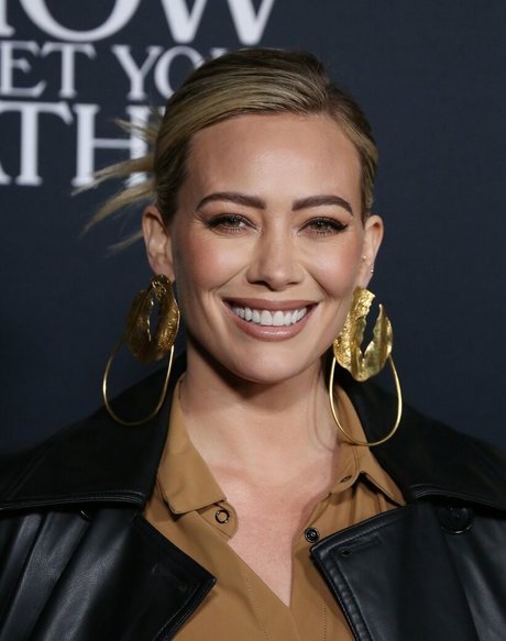 Hilary Duff ポルノスター xxx 写真