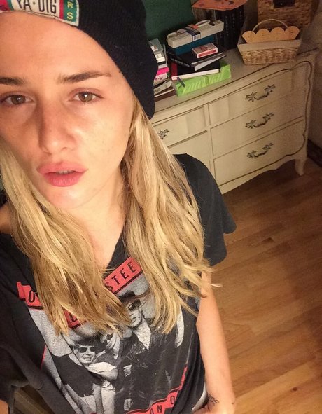 Addison Timlin セックスポルノスター ギャラリー