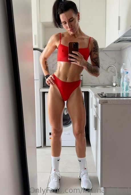karma privat ホットなポルノスター 写真