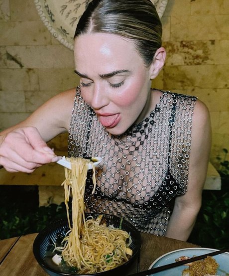アナル熟女オンリーファンズ パーフェクト 写真