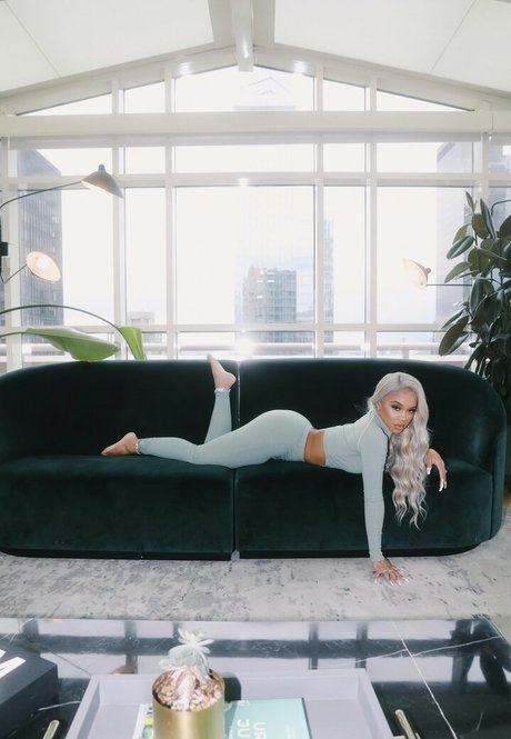 Saweetie HDポルノスター ギャラリー