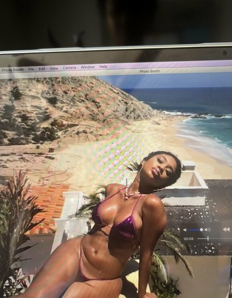 Saweetie セクシーなポルノスター ギャラリー