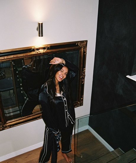 Maya Jama セクシーモデル 写真