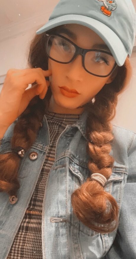 Stormy buns アートポルノスター ギャラリー