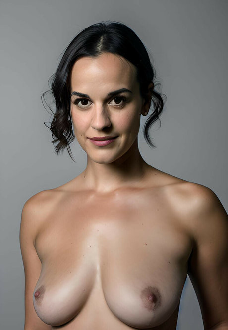 AI Generated Celebrity Nudes 無料モデル 画像