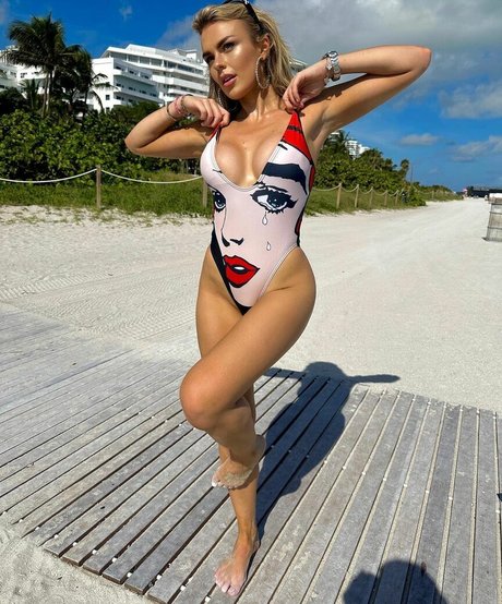 Tallia Storm ヌード女優 ギャラリー