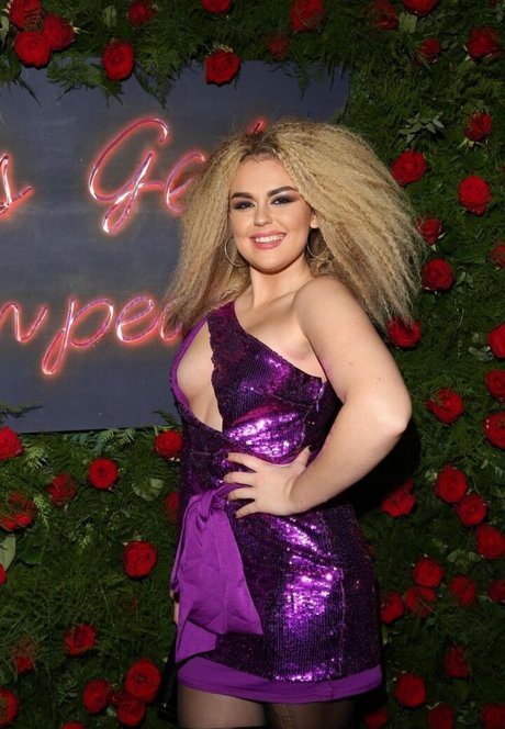 Tallia Storm 裸の女優 ギャラリー
