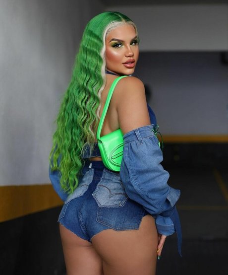 Vivi Wanderley ヌードモデル 写真