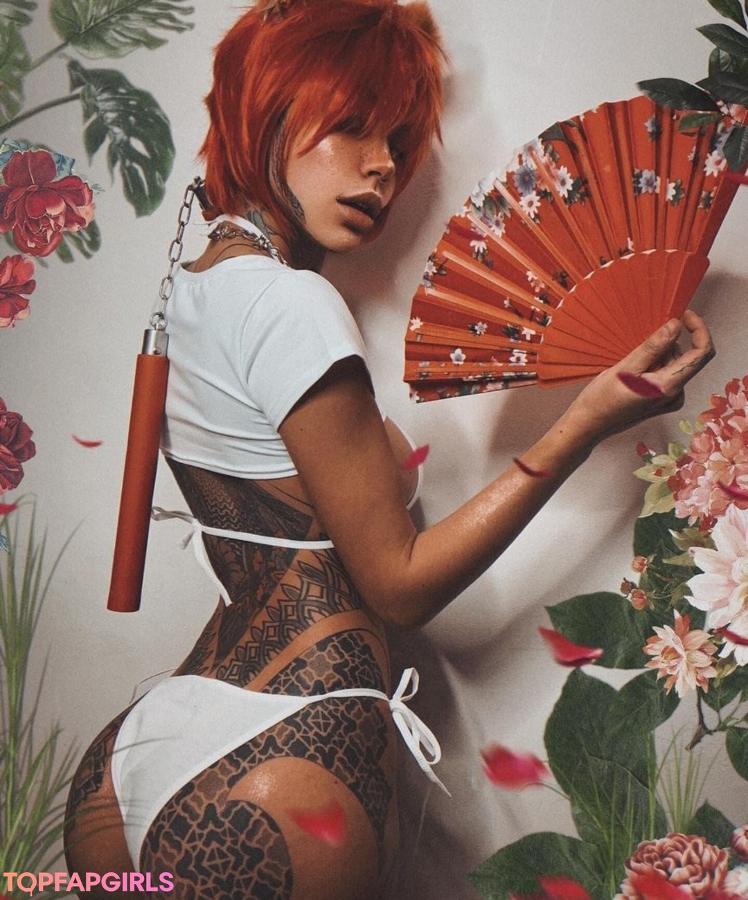 曲線美の熟女オンリーファンズ xxx 写真