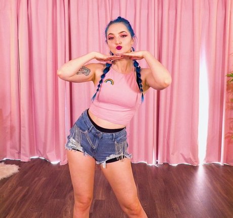 Littlesiha ポルノスター 写真