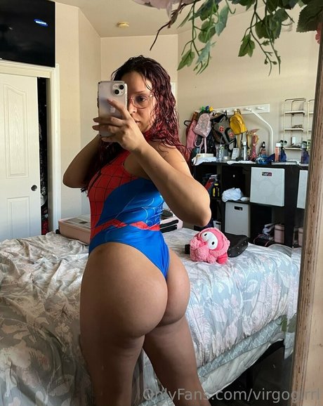 Virgogirrl 裸のポルノスター 写真