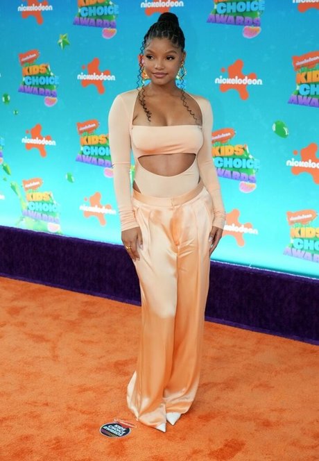 Halle Bailey 無料スター 画像