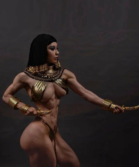 Yuan Herong ヌードモデル 写真