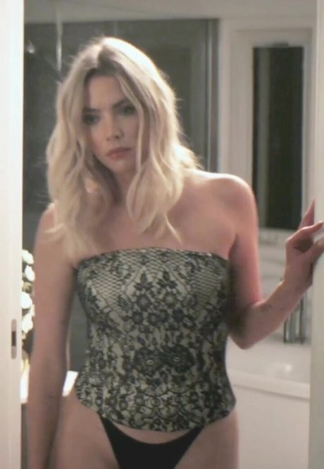 Ashley Benson トップモデル 画像