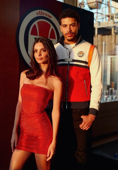 Emily Ratajkowski 完璧なモデル 写真