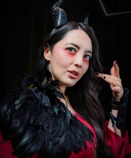 Jane Douglas 無料モデル 写真