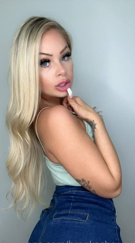 brookeshowsxx ポルノモデル 画像