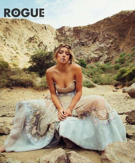 Chloe Bennet ホット女優 写真