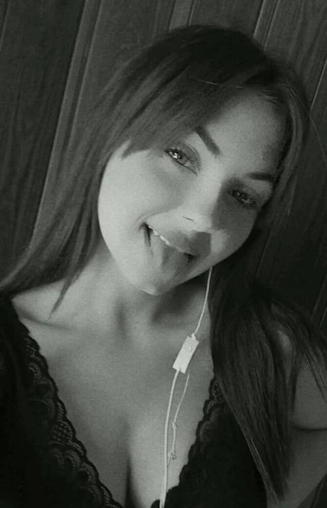 Wiktoria Bystron ポルノスター セクシー 画像