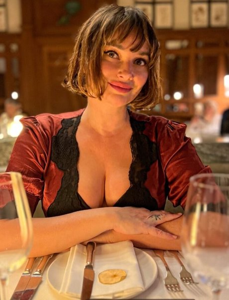 Gizzi Erskine トップスター 写真