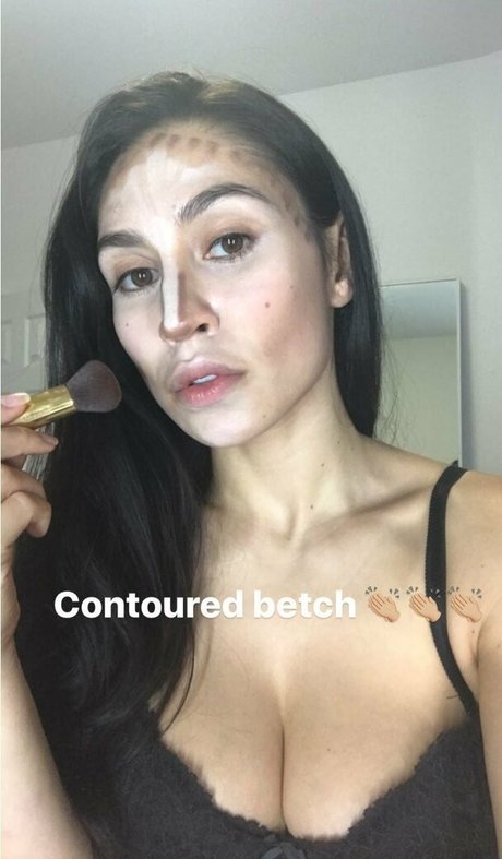 Cassie Steele xxxスター 写真