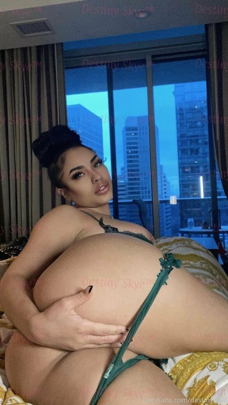 destinyskye エロティックモデル 画像