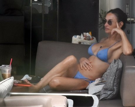 Demi Moore ポルノスター 写真