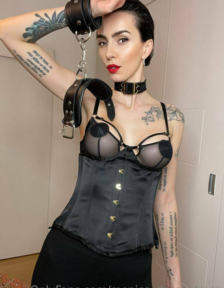 monica de mistress 独占スター 写真