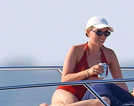 Scarlett Johansson アダルトスター 写真