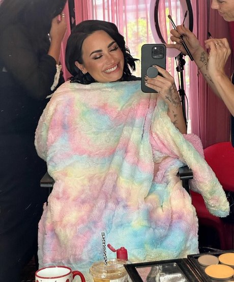 Demi Lovato 美しいポルノスター 写真