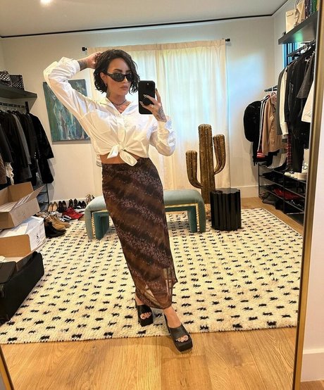 Demi Lovato エロティックなモデル 画像