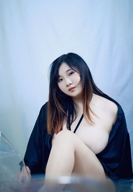 Ai Melody27 スター 裸 写真