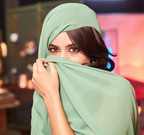 Yasmin Ali Yassine 裸モデル 画像