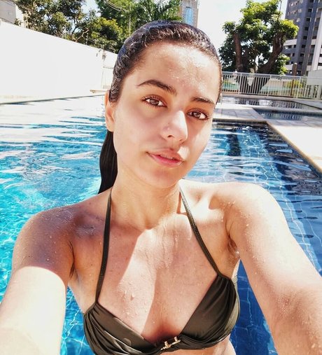 Yasmin Ali Yassine 美しいスター ギャラリー