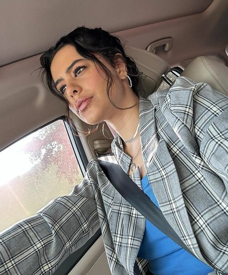 Yasmin Ali Yassine アートモデル ギャラリー