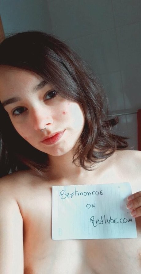 MonroeBeaBr ヌードのポルノスター 画像