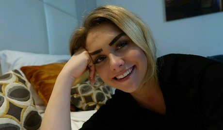 kellymilana トップ女優 写真