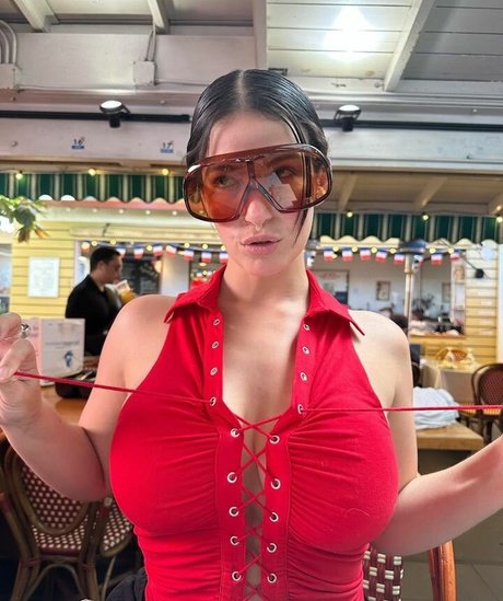 Lasirena69 ヌード女優 写真