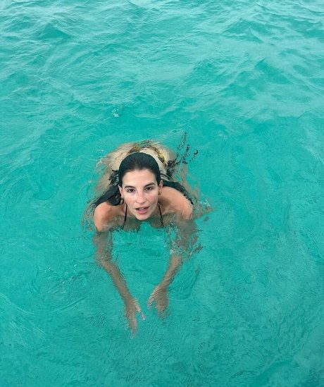 セクシーなママオンリーファンズ 美しい裸 写真