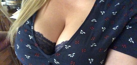 XLeila89 ポルノスター 可愛い 画像