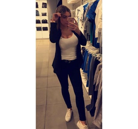 Bella mnz profile image
