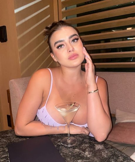 Kalani Hilliker アートモデル 写真