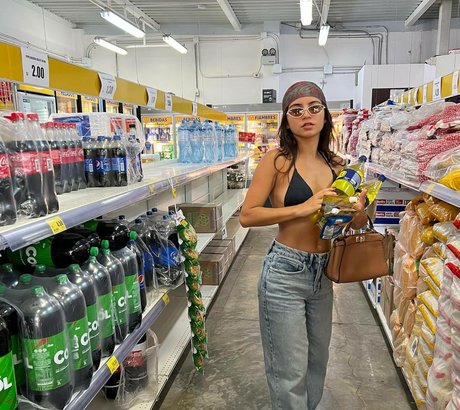 Isabela Merced スターセックス 画像